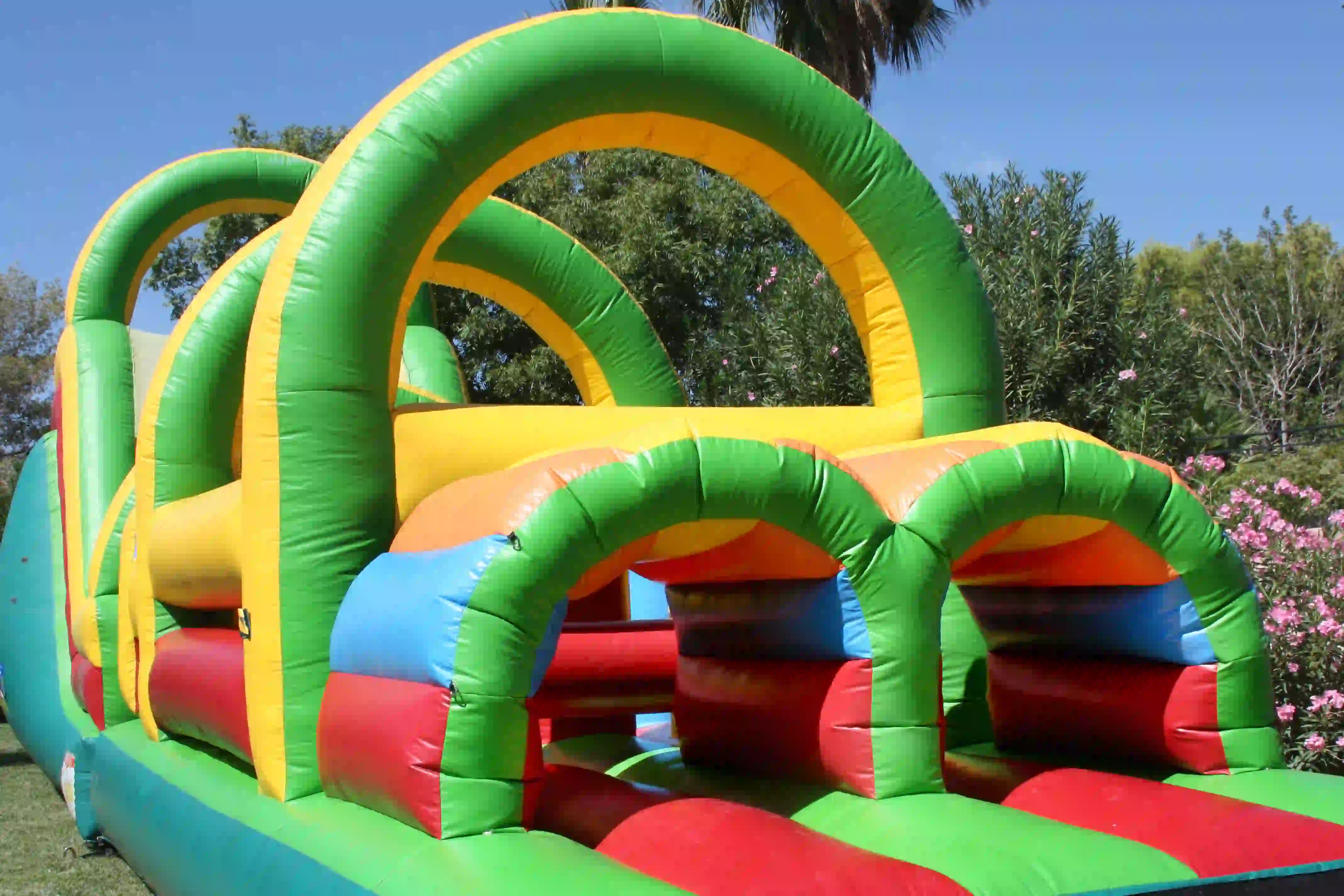 Junior Catering – νοικιάζουμε φουσκοτά για πάρτι